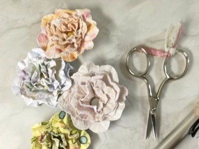 Manualidades: Scrap DIY ✄ Como hacer Flores de papel  Fácil y sencillo
