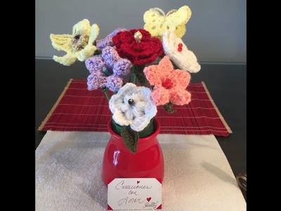 Flores tejidas a crochet para floreros.
