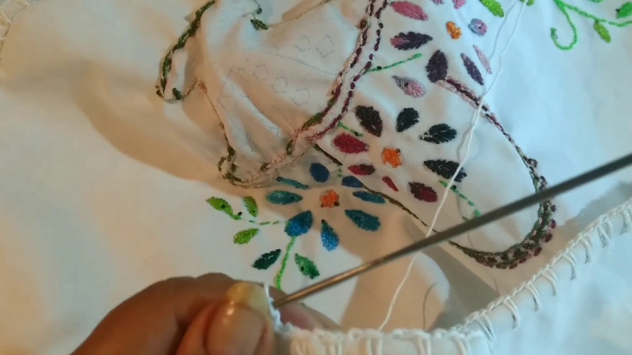 Mantel con Bordado Fantasia y Crochet Parte 1