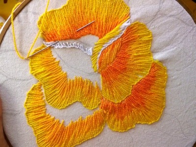 Bordando pensamiento amarillo Sonia R.A.