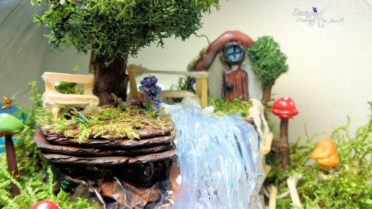 Fairy garden in a fishbowl.  Jardín dentro de una pecera