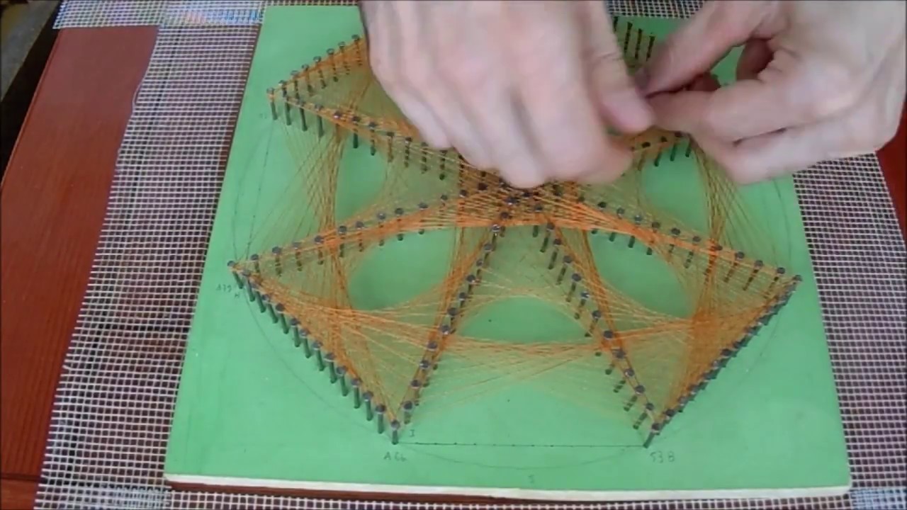 Cuadro con hilos tensados. String Art