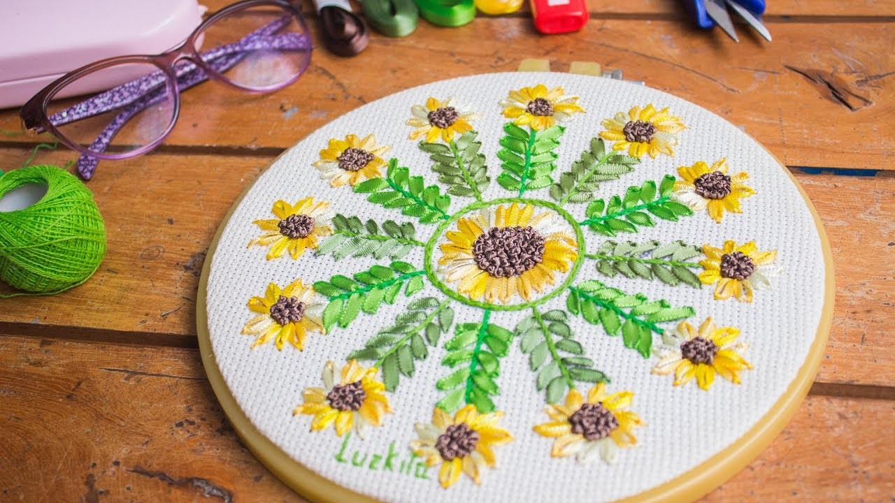 Bordado a mano: GIRASOLES con puntada margarita.Hand embroidered  SUNFLOWERS with daisy stitch