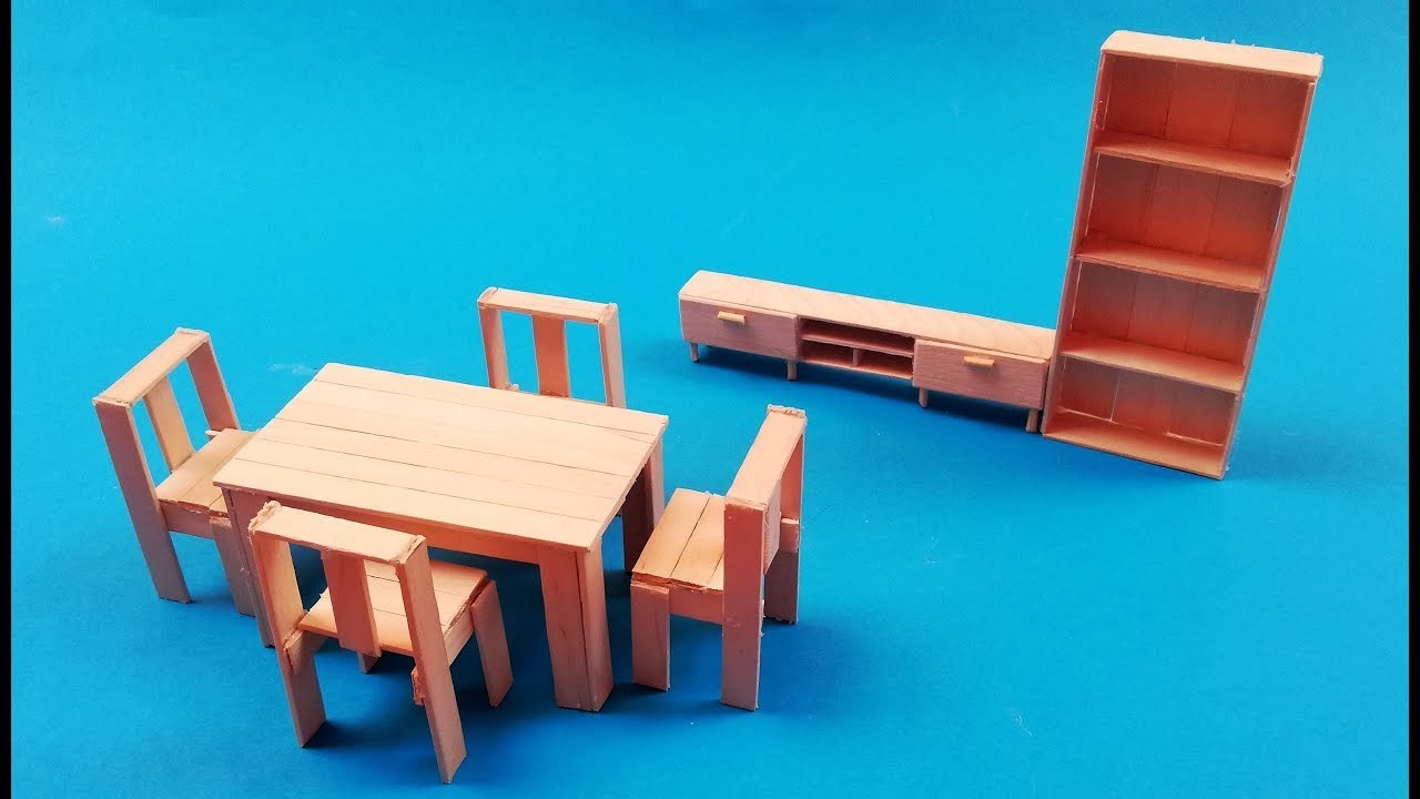 Como hacer mesa, sillas y muebles miniatura para casa de muñecas