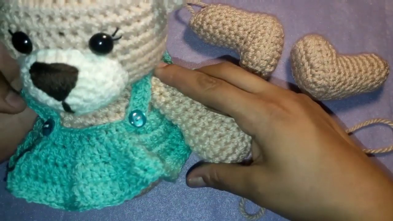 Osita amigurumi con vestido  a crochet (parte dos )