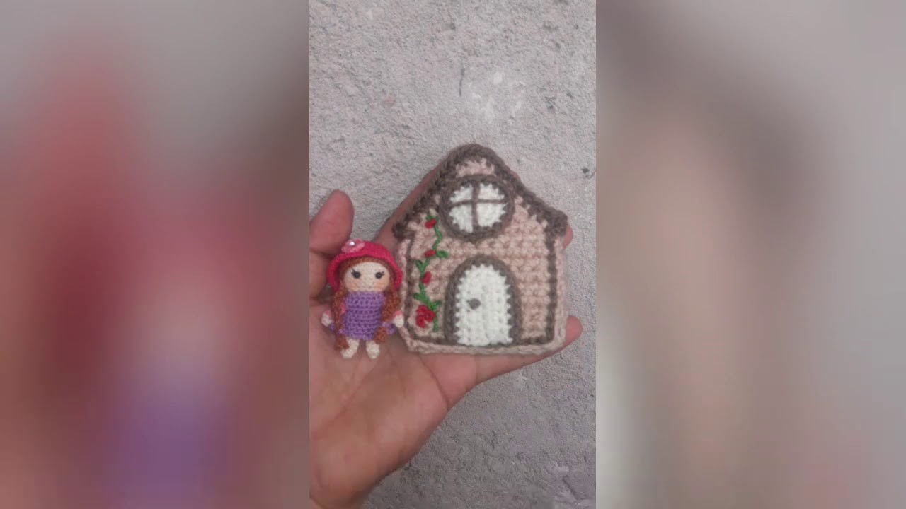 Mini muñequita amigurumi a crochet