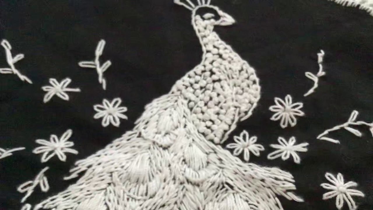 Pavo real blanco bordado y tejido a crochet #embroidered-crochet #white-peacock