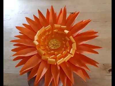 Cómo hacer flores de papel fáciles para decorar tu evento. Manualidades para regalar