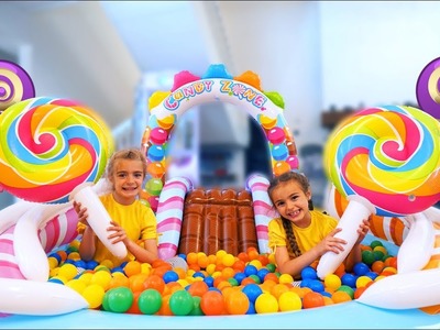 Las ratitas en parque inflable con bolas de colores playing park inflatable ball colors