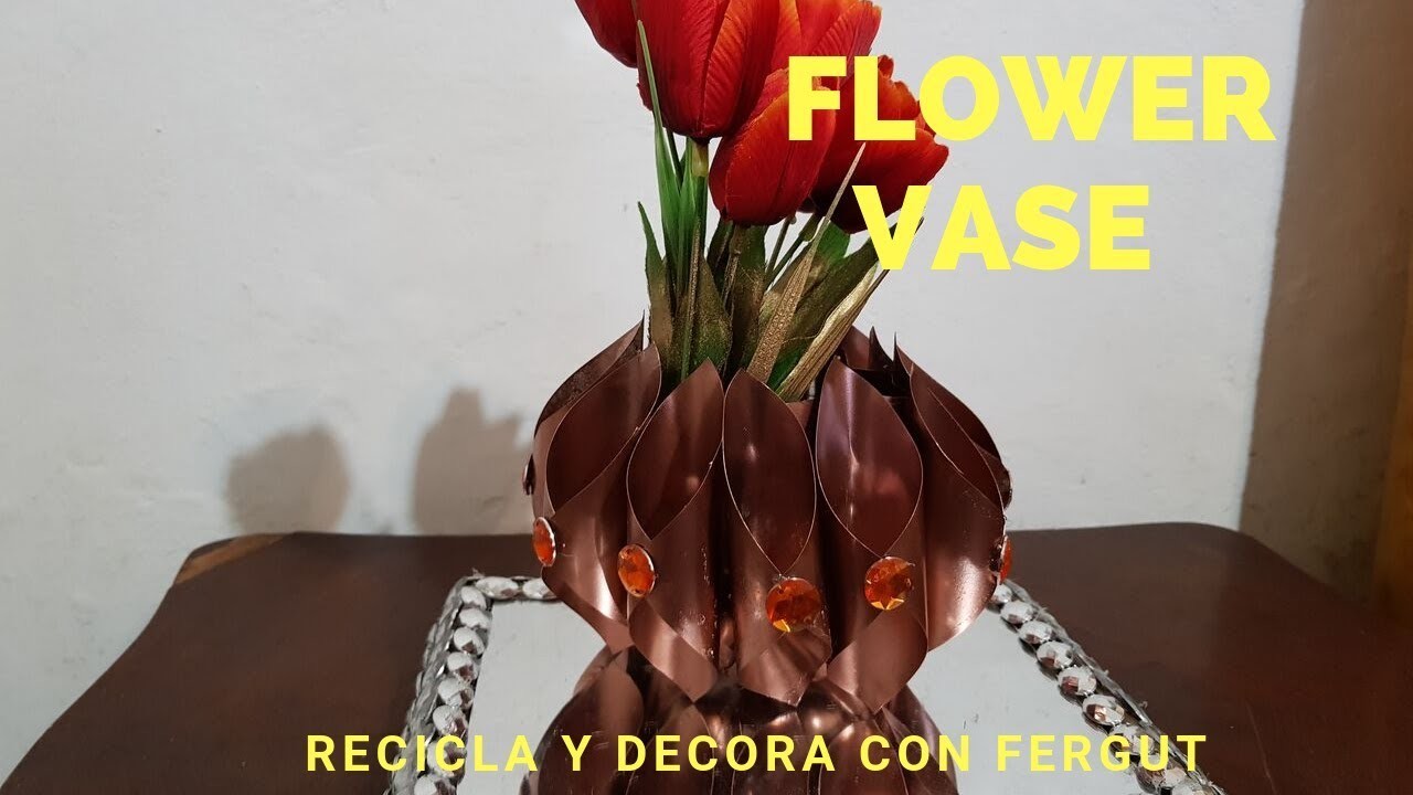 COMO HACER FLORERO con BOTELLAS  de PLASTICO . DIY HOW TO MAKE FLOWER VASE WITH PLASTIC BOTTLE