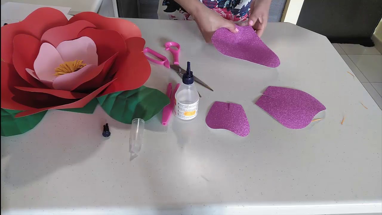 Hermosa flor de papel para decorar