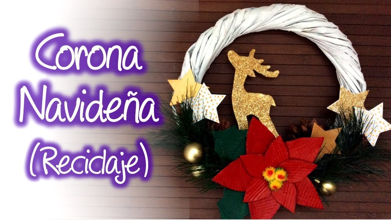 Corona navideña de material reciclado, Christmas wreath of recycled material