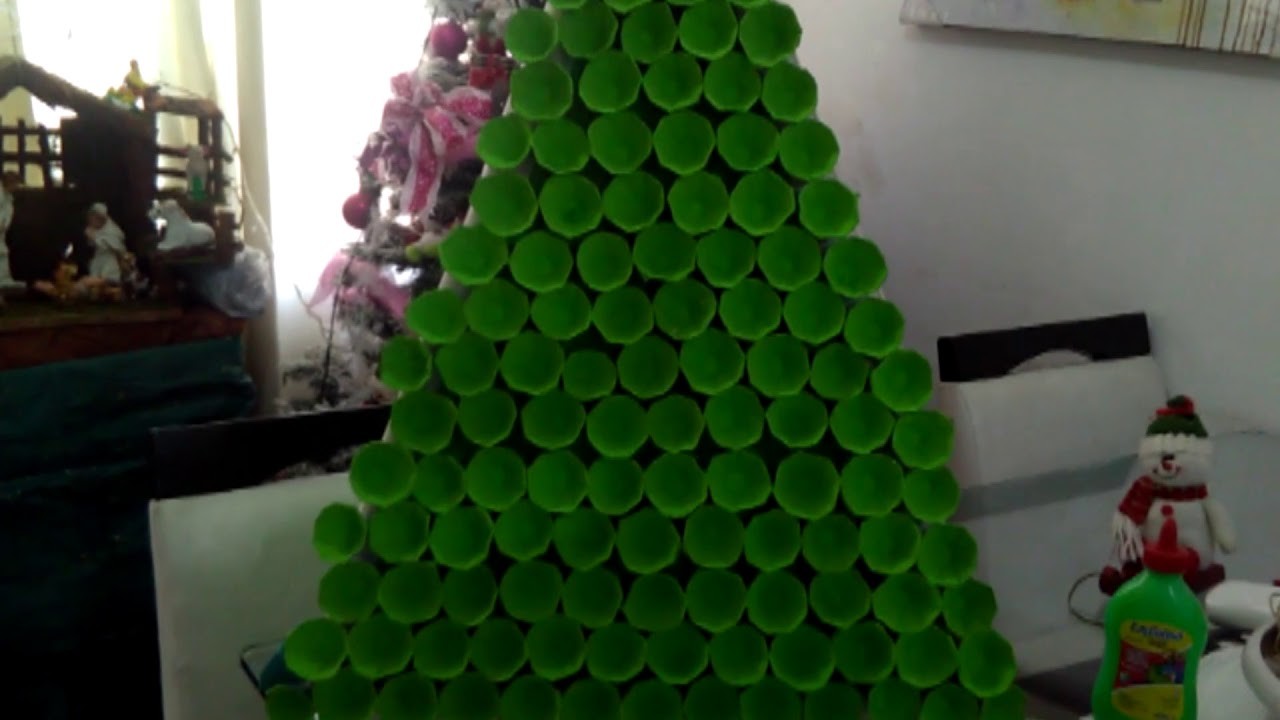 Como hacer mi arbol de navidad con reciclaje con carton