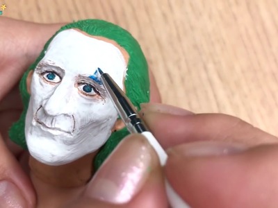 Cómo hacer al Joker en Plastilina. KEN SE CONVIERTE EN EL JOKER  | LUNA MIA DY