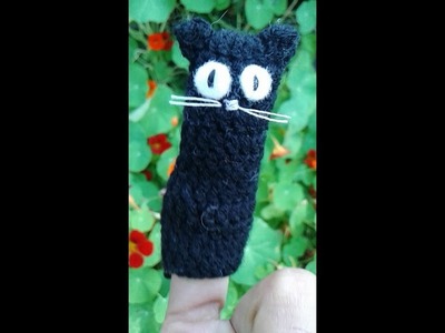 Gatito negro amigurumi títere de dedo