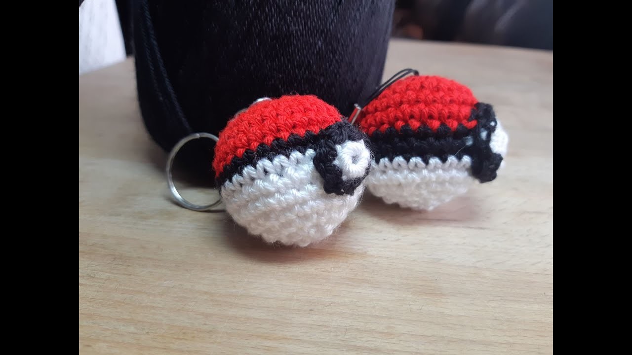 Llavero crochet Bola Pokémon.pokeball.amigurumi bola pokemon