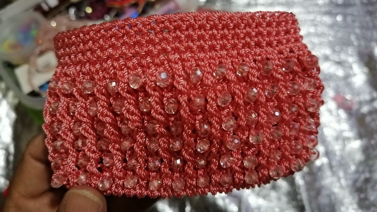 Monedero Tejido a Crochet con Cristalitos en Relieve