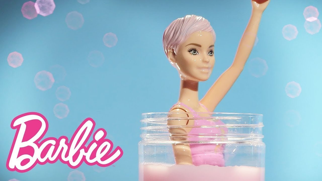 Barbie Color Reveal Fashion Show! | @Barbie en Español