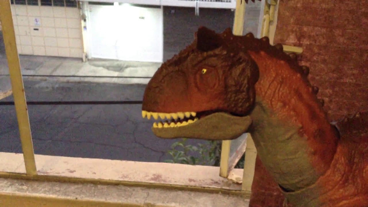 Carnotaurus en #YOMEQUEDOENCASA | Dinosaurios de Jurassic World | Un día más encerrados