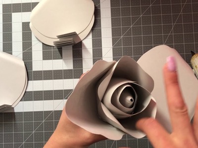 DIY paper rose, cómo hacer rosas de papel