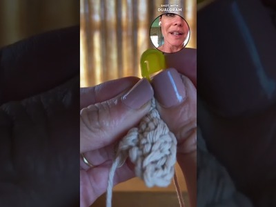 Pamela David enseña a sus seguidores a tejer al crochet para pasar la cuarentena