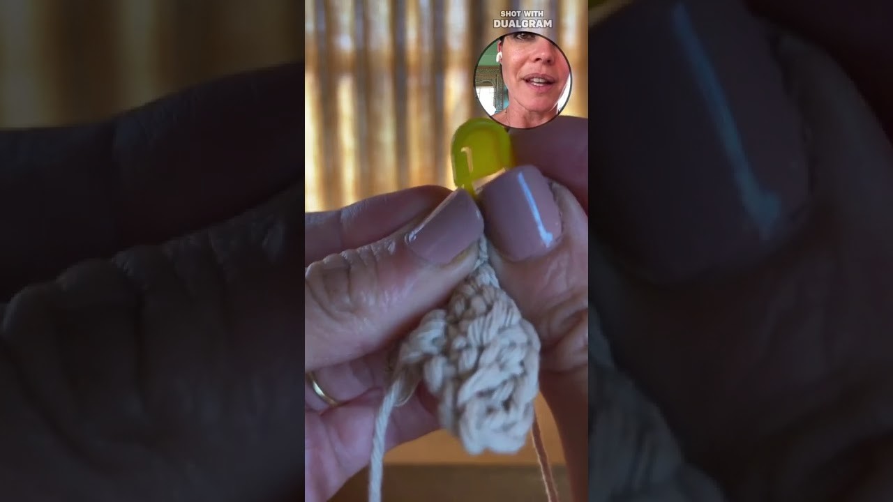Pamela David enseña a sus seguidores a tejer al crochet para pasar la cuarentena