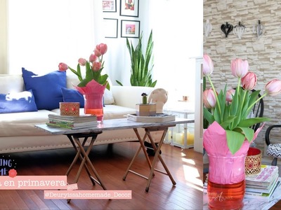 #inspirate Un salón sencillo decorado para primavera en gris y azul, con flores tulipanes