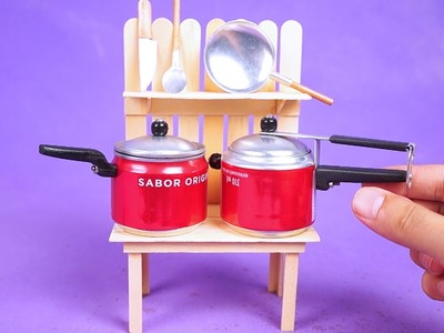 Increíble Mini Olla y Estantería de cocina hecha con latas y palillos