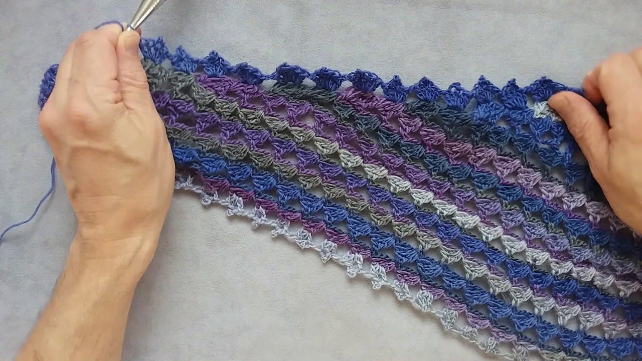 El borde para la chalina triangular.