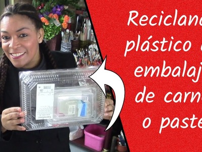 Reciclando plástico de embalaje de carne o pastel