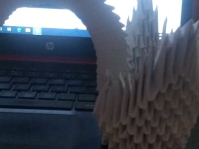 Realizaremos en vivoun Cisne de 195 piezas de Origami - Papiroflexia 3D. prepara tus piezas