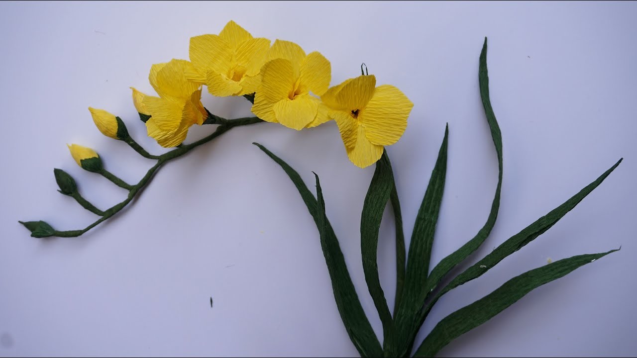 Cómo hacer flores de papel. manualidades faciles. (Tutorial planta fresia)