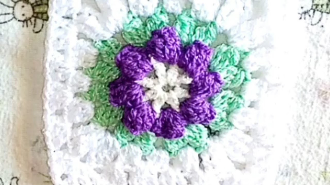 Granny square o cuadrado de la abuela tejido a crochet con hermoso detalle en flor. ????????????