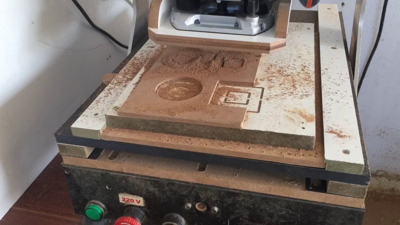 Utilizando tupia de coluna 1200 w na cnc passe unico mdf 6 mm