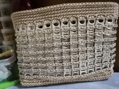 Bolso tejido en Crochet con fichas de lata