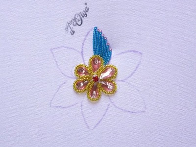 Flor Bordada con Chaquiras y Piedras Acrílicas | Bead Embroidery