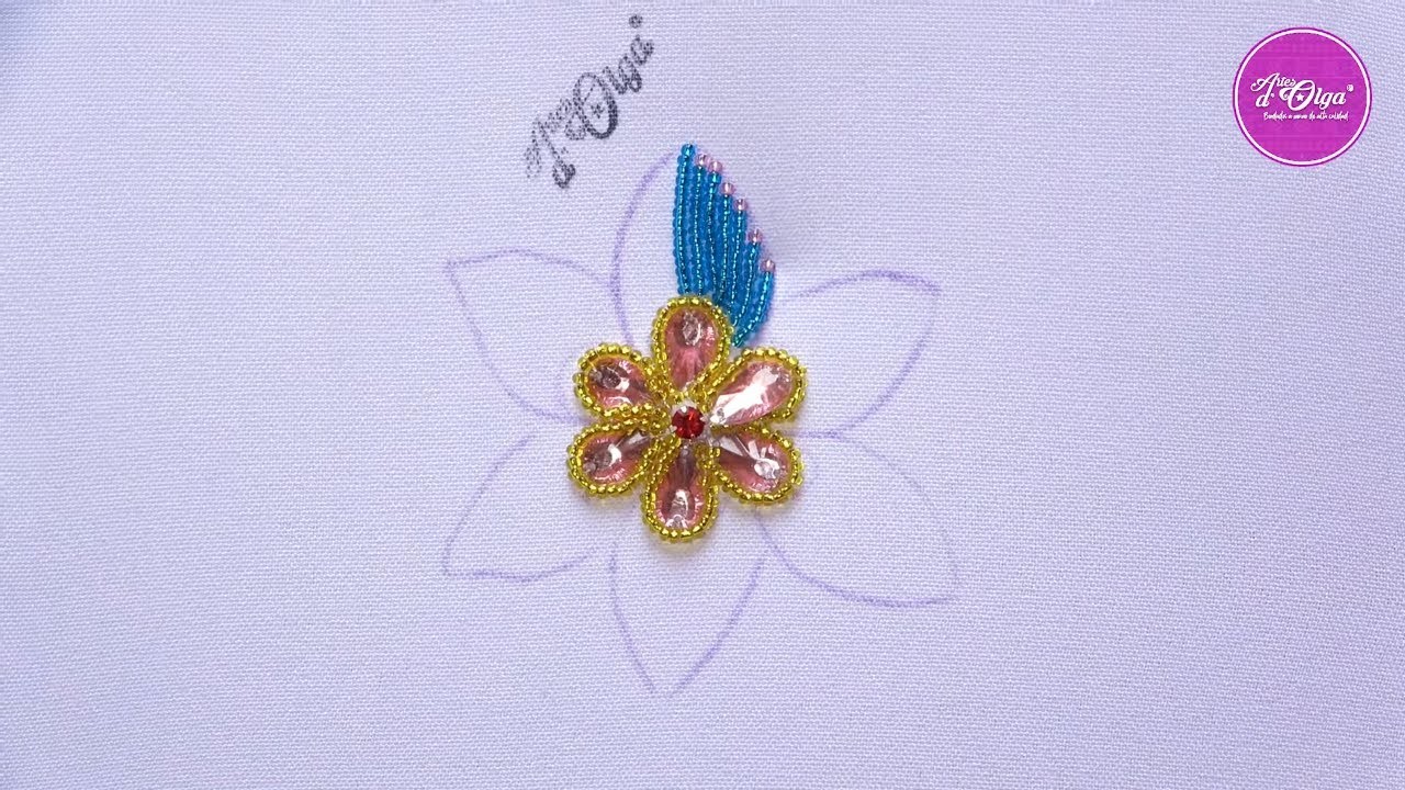 Flor Bordada con Chaquiras y Piedras Acrílicas | Bead Embroidery