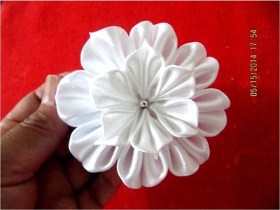 Flores blancas white flowers on ribbons en cintas para el cabello - vídeo en HD