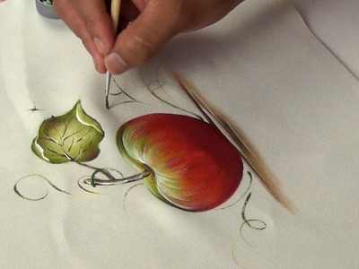 Pintando una manzana en tela