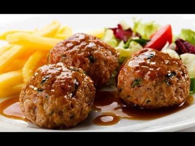 Albóndigas  ( meatball ) acompañadas con verduras. 