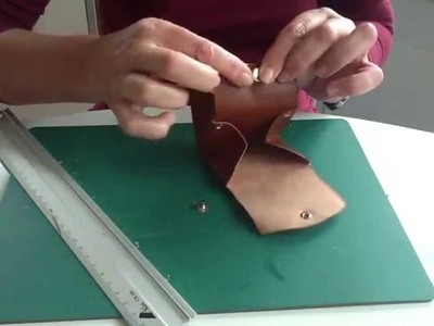 Como hacer un monedero de cuero sencillo y práctico.