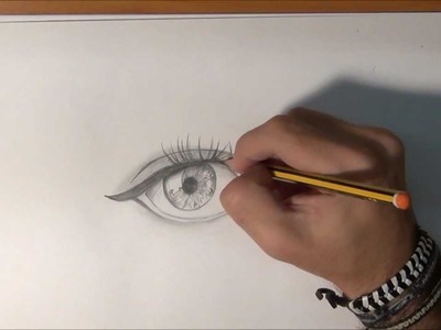 Dibujar un ojo real a lápiz