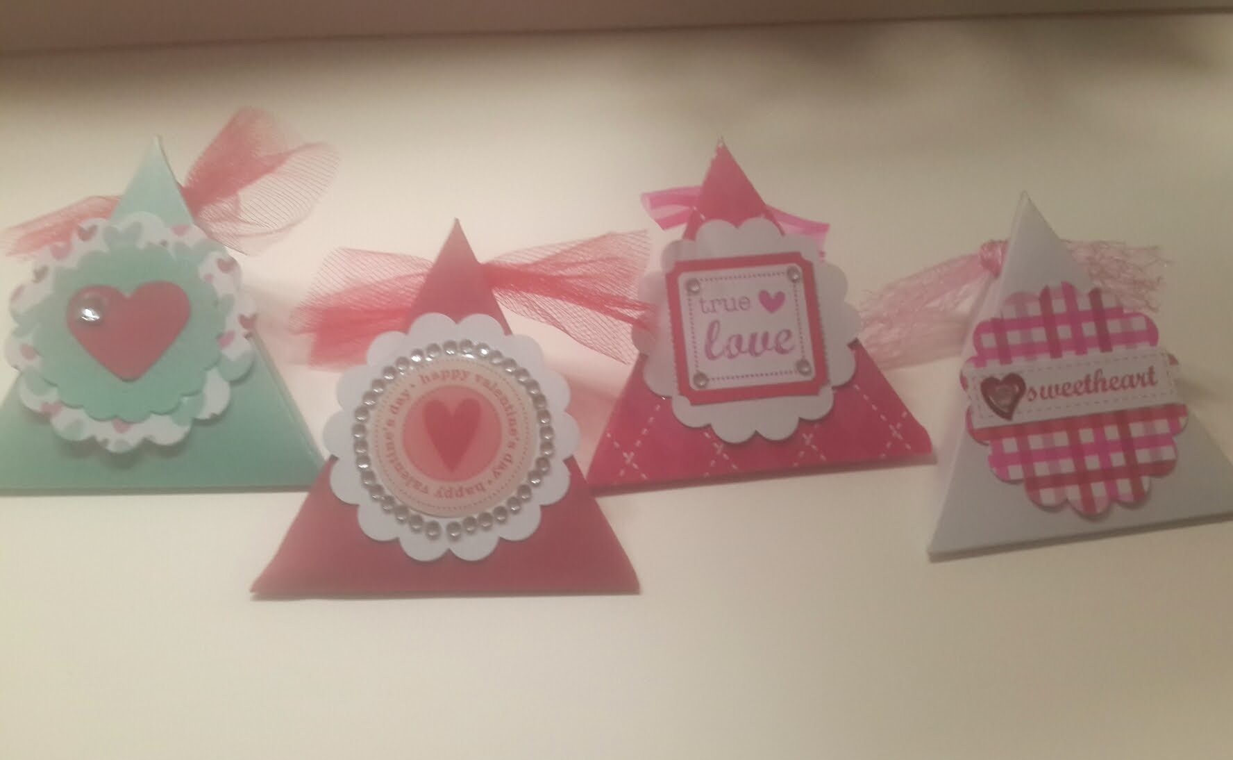 Caja de dulces triangulo san valentin