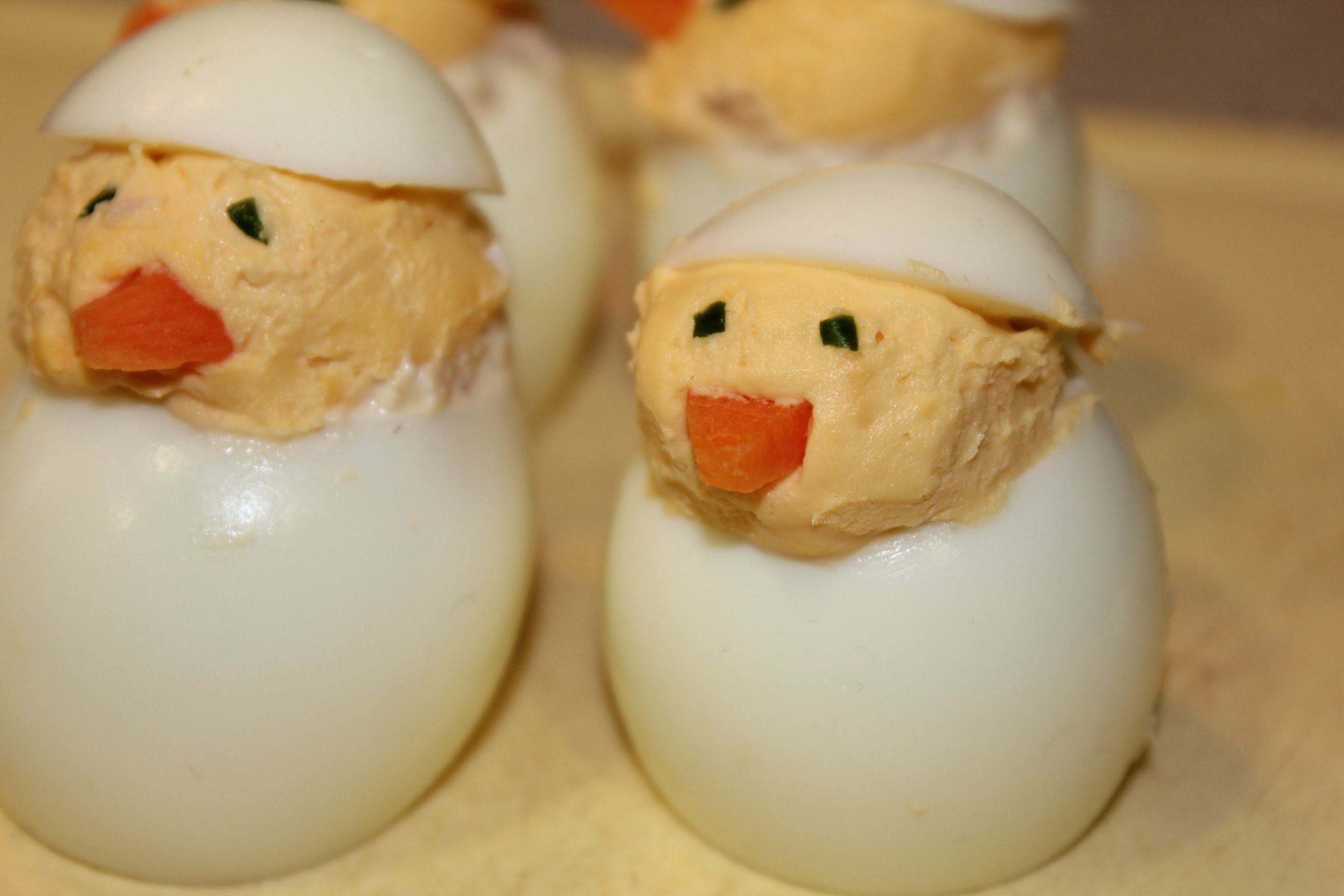 Receta de huevos rellenos de Pascua