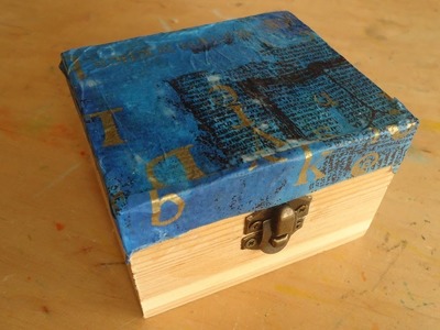 Decoración de una caja de madera con papel de seda. Manualidad para niños