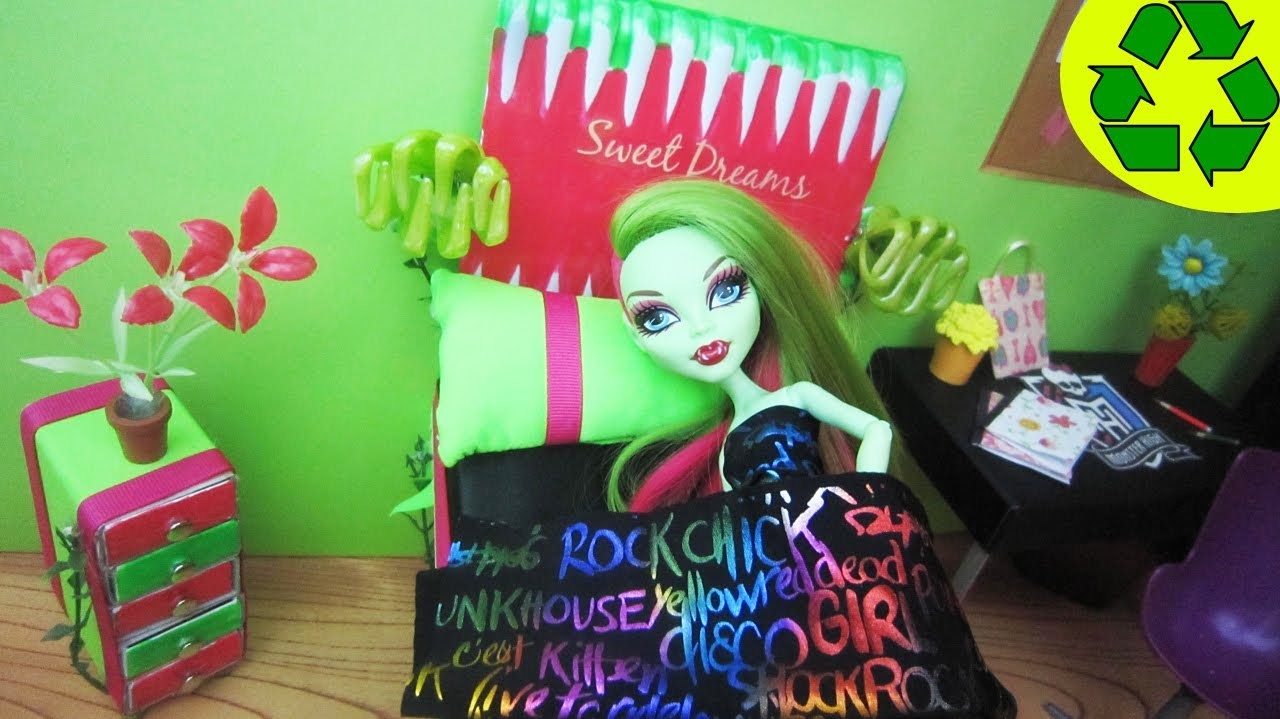 Manualidades para muñecas: Haz una cama para la muñeca Monster High Venus Mcflytrap