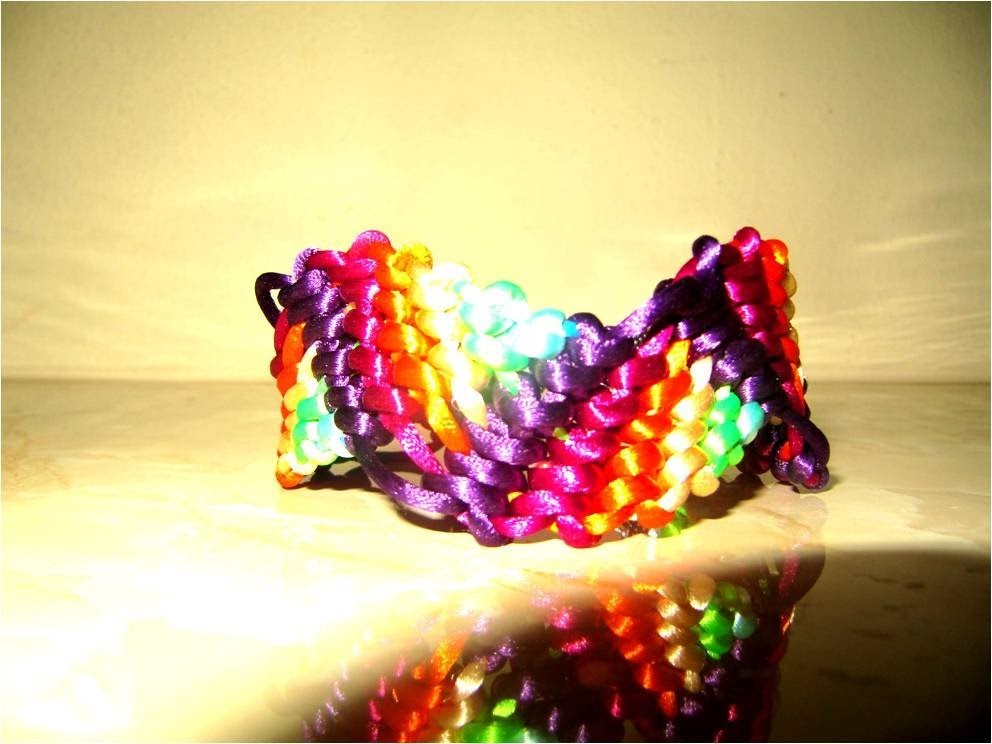 Pulseras ondas arco iris nudos macrame