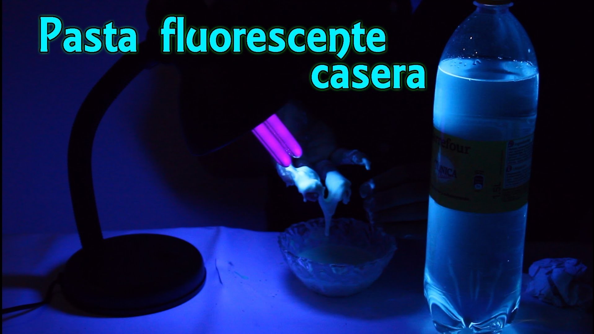 Cómo hacer pasta fluorescente casera (Experimentos Caseros)