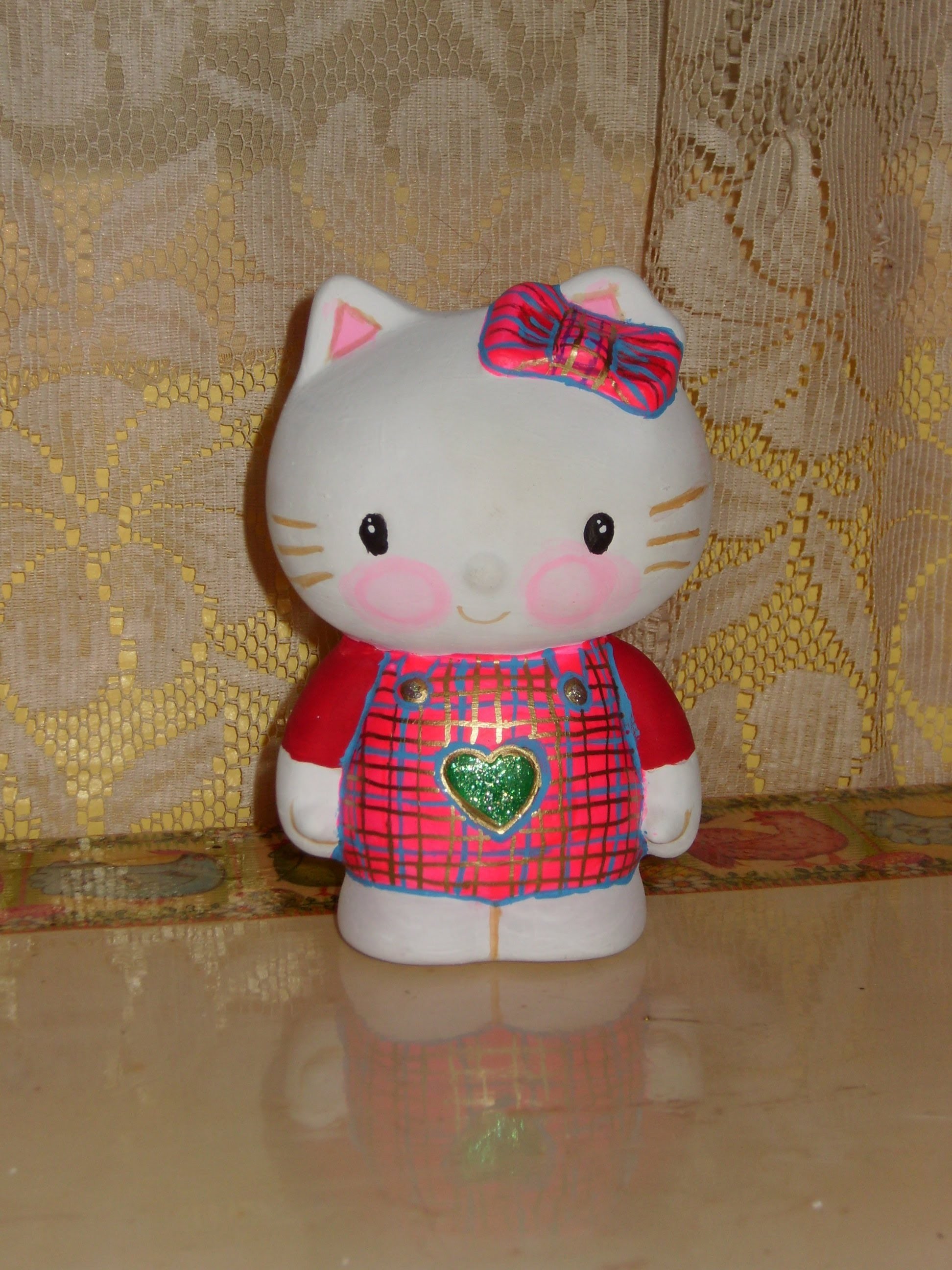 DIY Cómo pintar una Hello Kitty en cerámica