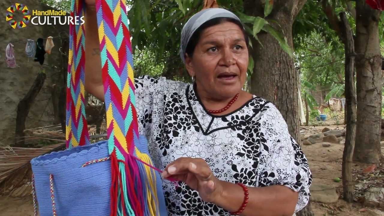 Mochilas Wayúu de un sólo color (Unicolor). Hechas a mano por los indígenas Wayúu de Colombia